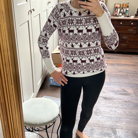 Gorgeous Holiday sweater for the festive season! - Picture 4 of 6